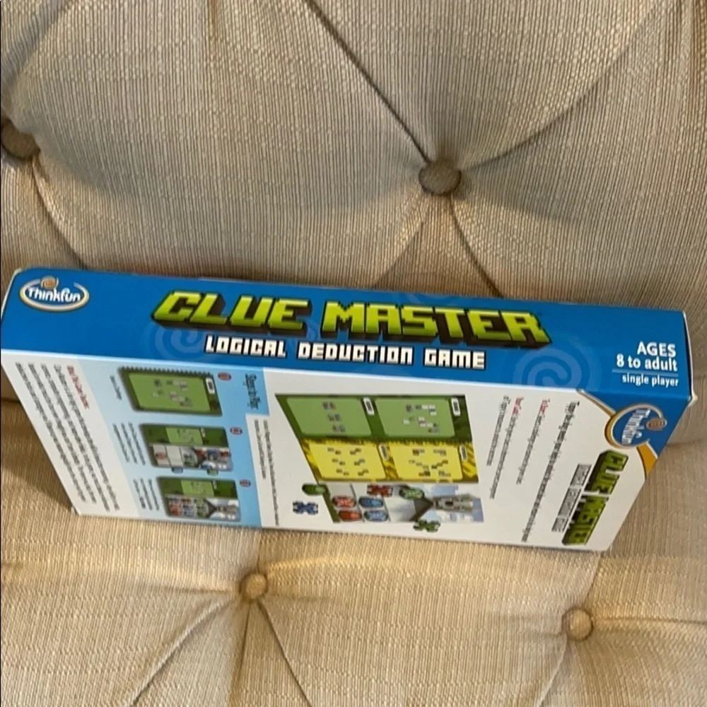NWT Think Fun Clue Master Logical Deduction Game
